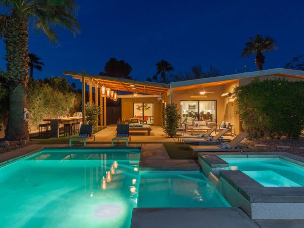 Palm Springs Home 990852