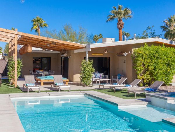 Palm Springs Home 990852