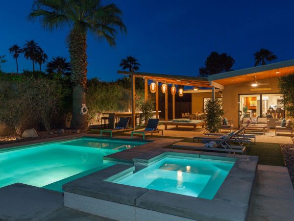 Palm Springs Home 990852