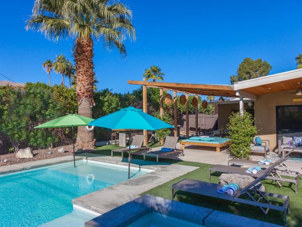Palm Springs Home 990852