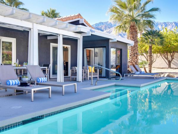 Palm Springs Home 990853