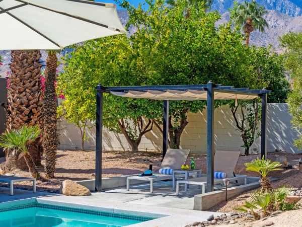 Palm Springs Home 990853