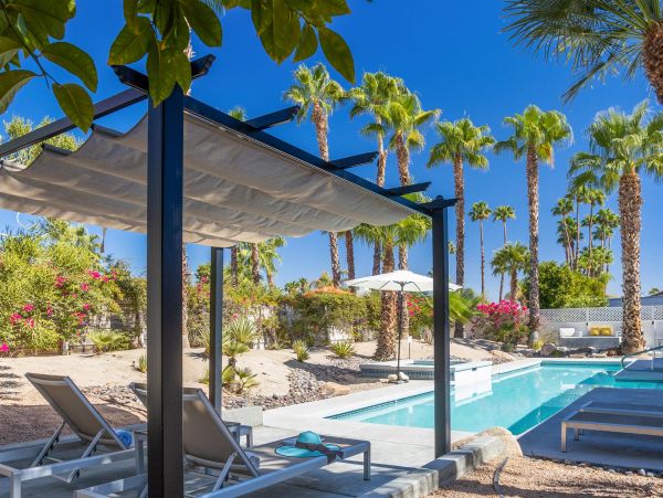 Palm Springs Home 990853