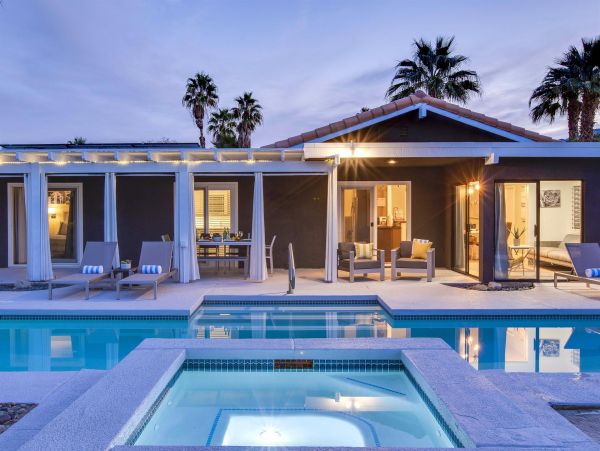 Palm Springs Home 990853