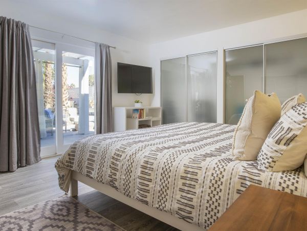 Palm Springs Home 990853