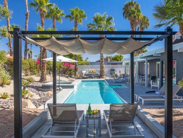 Palm Springs Home 990853