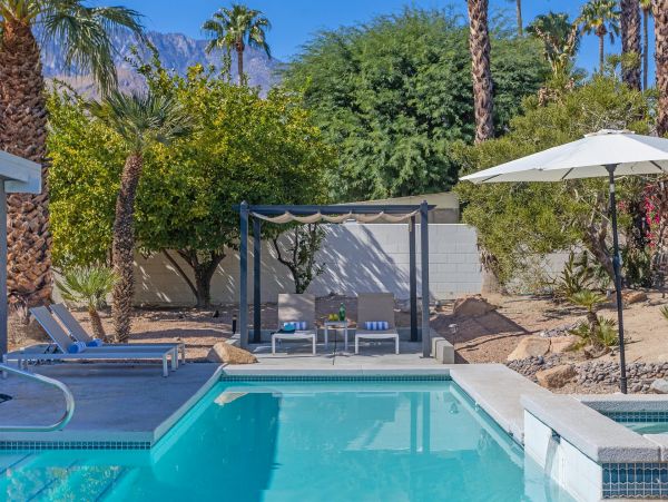 Palm Springs Home 990853