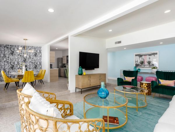 Palm Springs Home 990854