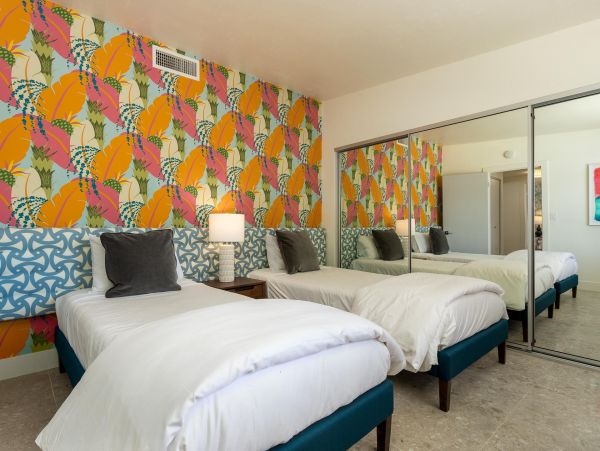 Palm Springs Home 990854
