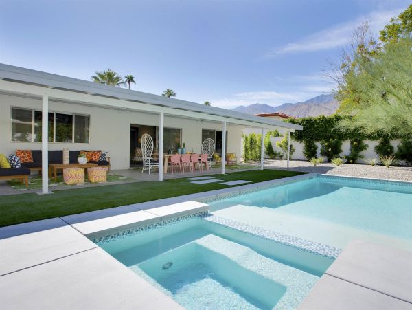 Palm Springs Home 990854