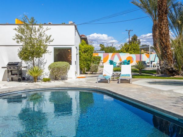 Palm Springs Home 990855