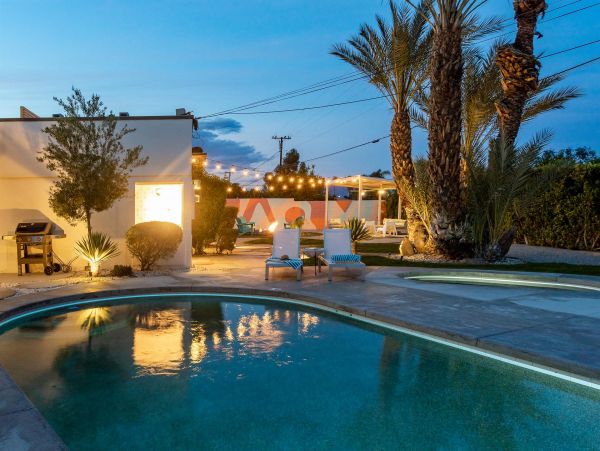 Palm Springs Home 990855