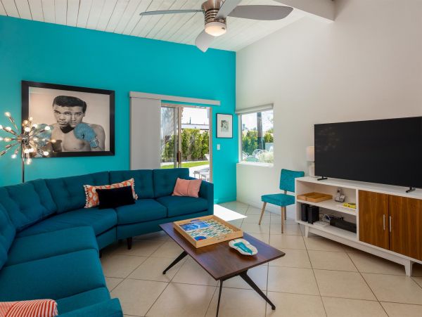 Palm Springs Home 990855