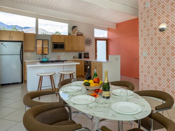 Palm Springs Home 990855