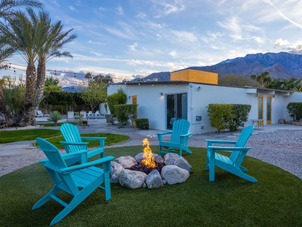 Palm Springs Home 990855