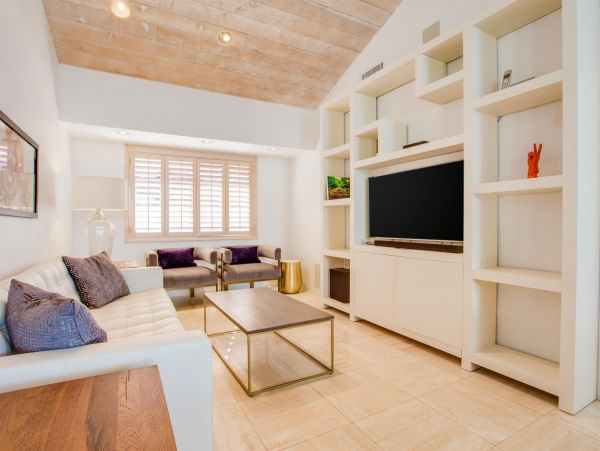 Palm Springs Home 990856