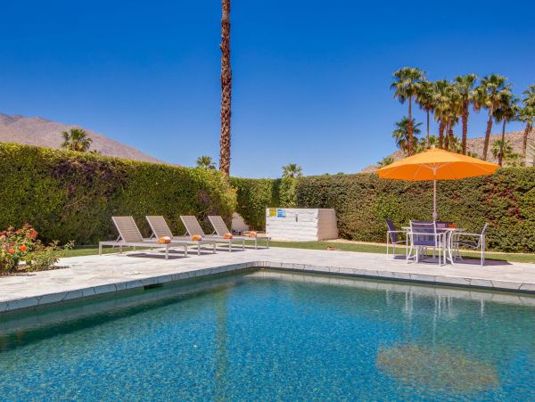 Palm Springs Home 990856