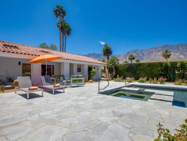 Palm Springs Home 990856