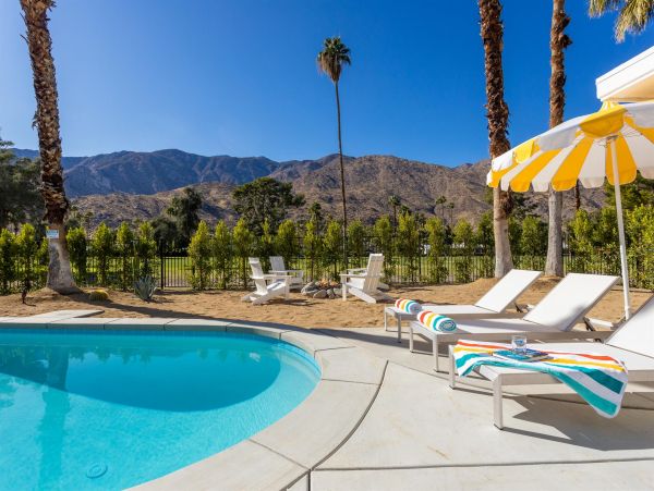 Palm Spring 4 Bedroom Villa Pool, Spa & Firepit Lounge