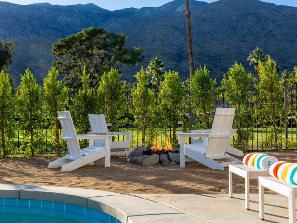 Palm Spring 4 Bedroom Villa Pool, Spa & Firepit Lounge