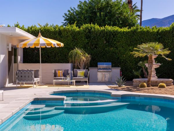 Palm Spring 4 Bedroom Villa Pool, Spa & Firepit Lounge
