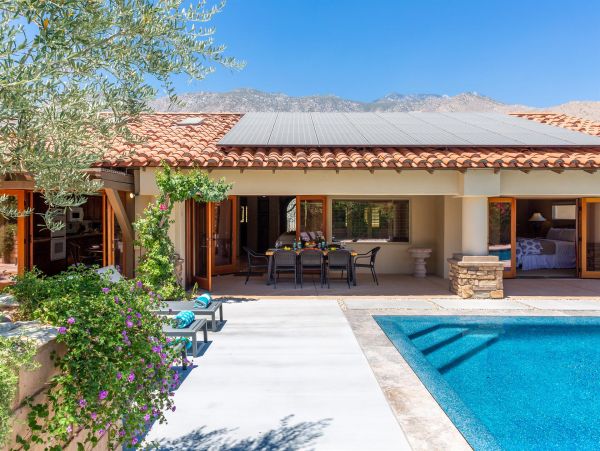 Palm Springs Luxury Pool Home