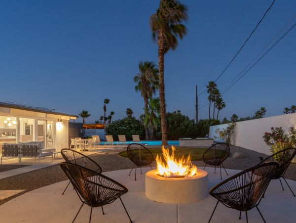 Palm Springs Home 990859