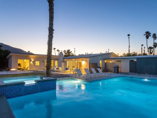Palm Springs Home 990859