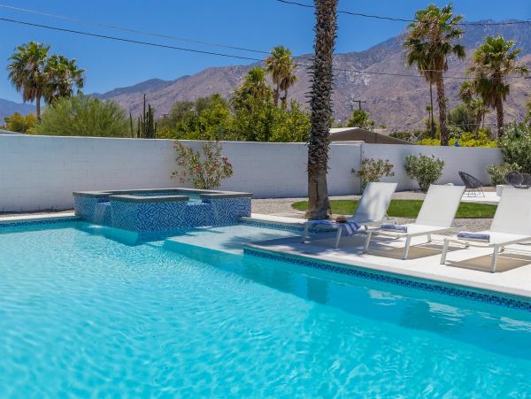 Palm Springs Home 990859