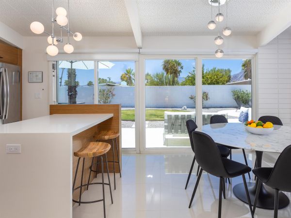 Palm Springs Home 990859