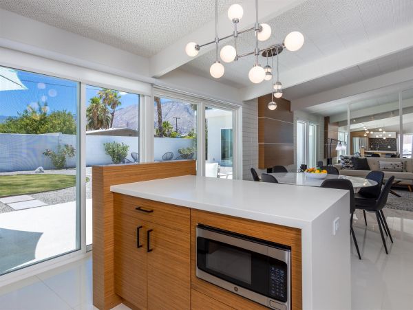 Palm Springs Home 990859
