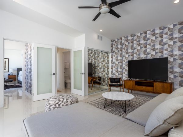 Palm Springs Home 990859