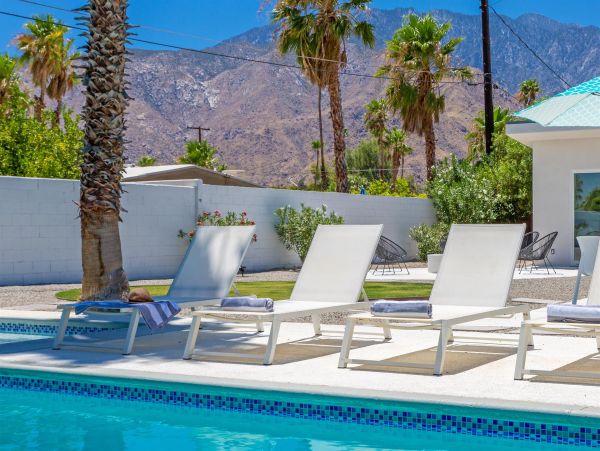 Palm Springs Home 990859