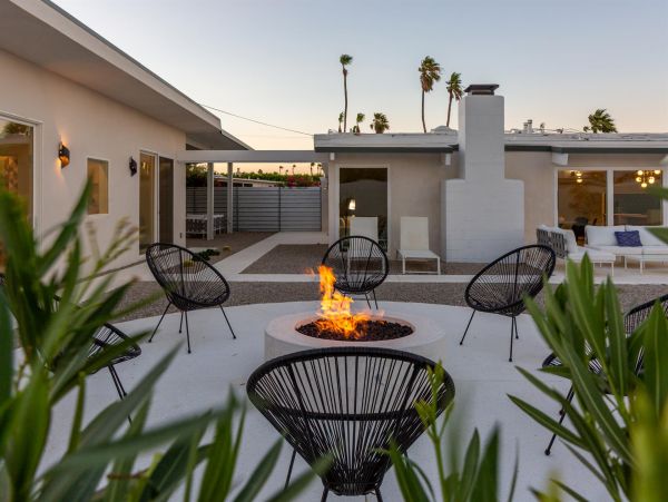 Palm Springs Home 990859