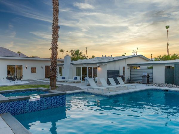 Palm Springs Home 990859