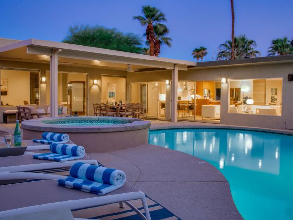 Palm Springs Home 990861