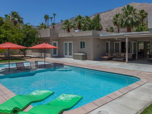 Palm Springs Home 990862