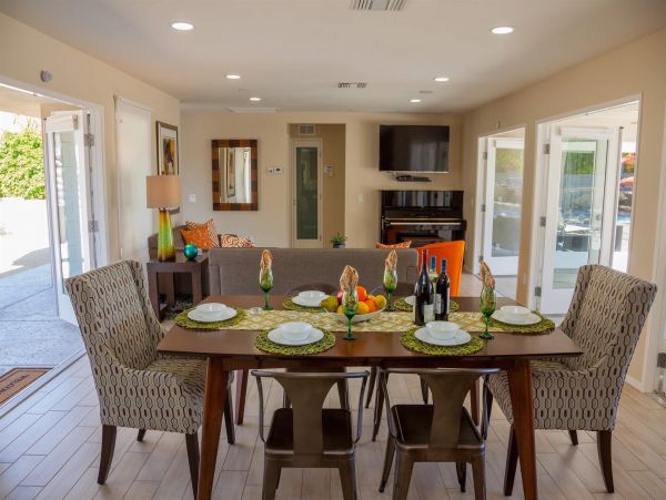 Palm Springs Home 990862