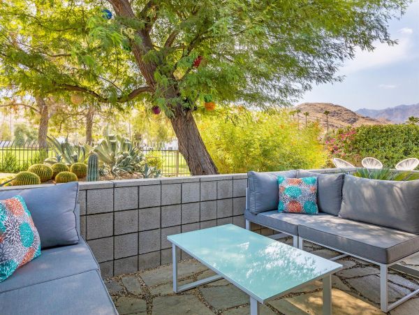 Palm Springs Home 990863