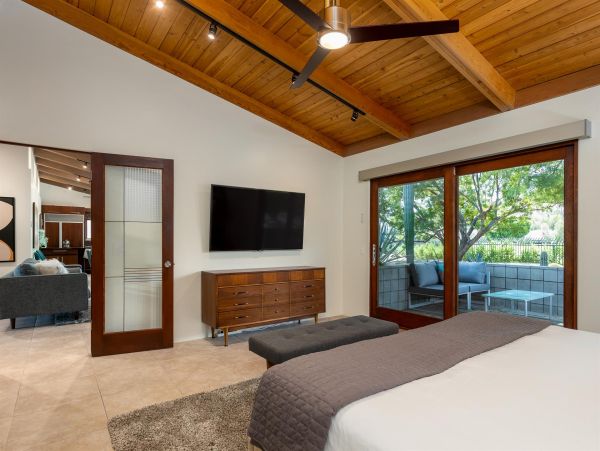 Palm Springs Home 990863