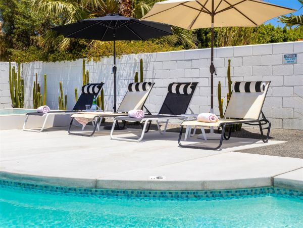 Palm Springs Home 990864