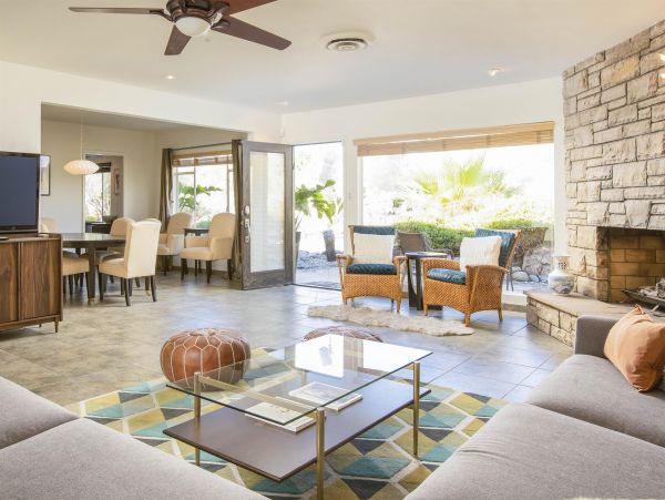 Palm Springs Home 990866