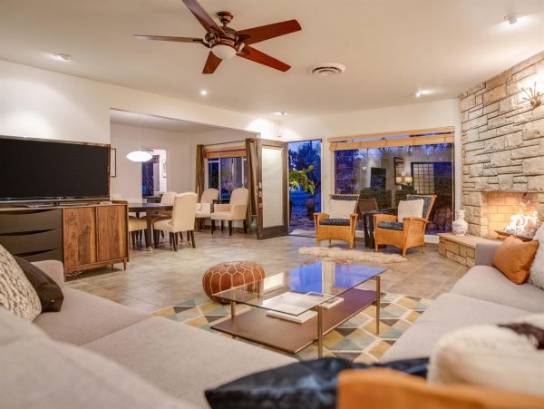 Palm Springs Home 990866