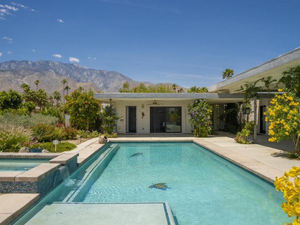 Palm Springs Home 990867