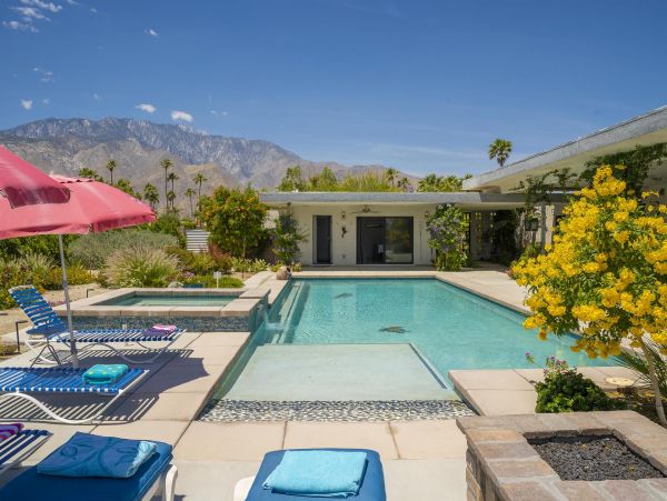 Palm Springs Home 990867