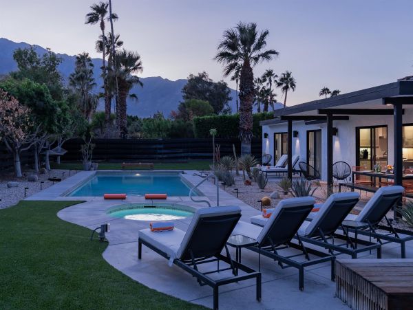 Palm Springs Home 990868