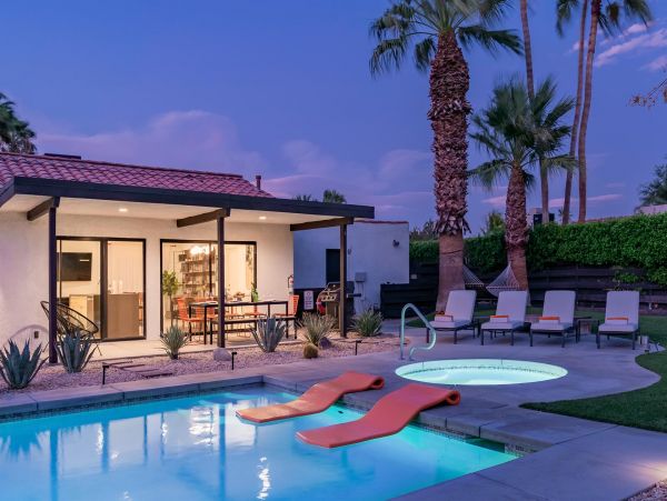 Palm Springs Home 990868