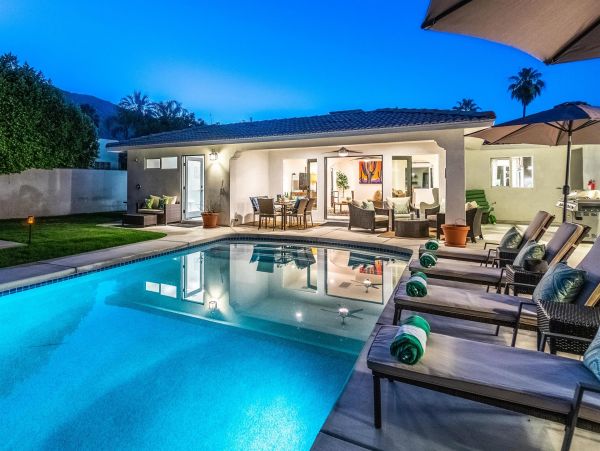 Palm Springs Home 990869