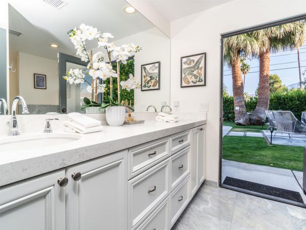 Palm Springs Home 990869