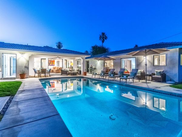 Palm Springs Home 990869